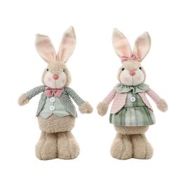 Casal Coelho em Pé 40cm Em Tecido Xadrez Marrom / Rosa / Verde (Crumble)