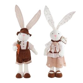 Casal de Coelhos Estampa Xadrez e Poá Em Tecido 68cm Sortido Branco / Marrom (Pasquali)