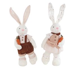 Casal de Coelhos Estampa Xadrez e Poá Pose Perna Em Tecido 52cm Sortido Branco / Marrom (Pasquali)