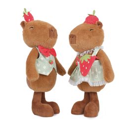 Casal Capivara de Pelucia Morango Em Tecido Sortido Marrom / Vermelho (Capivaras)